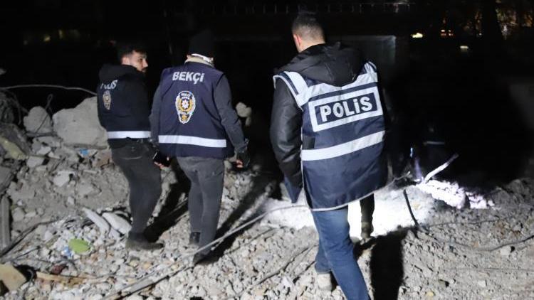 Enkazdan çığlık sesi geldi ihbarı polisleri harekete geçirdi