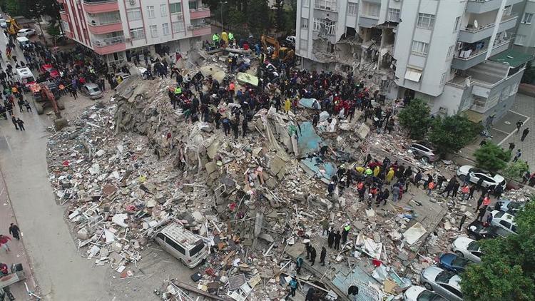 Şirketlerin deprem bölgesine yardım çalışmaları sürüyor