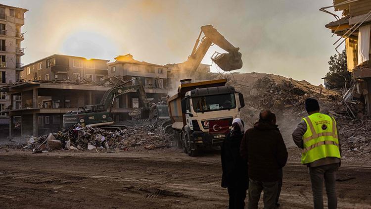 Deprem Bölgesinde Yıkılan Binalarla Ilgili 236 Tutuklama Son Dakika Haberleri İnternet 5858