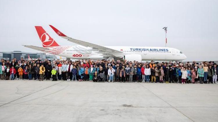 Depremzede çocuklar THY’nin 400’üncü uçağı ‘Tek Yürek’te buluştu