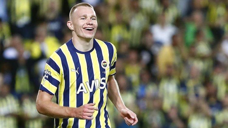 Fenerbahçeli Attila Szalai: “Sevilla karşısında turu geçmek istiyoruz”