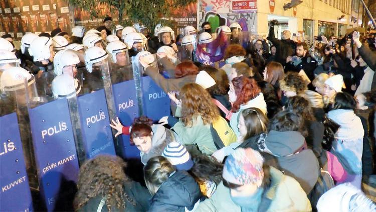 Kadınlar Taksim’e alınmadı