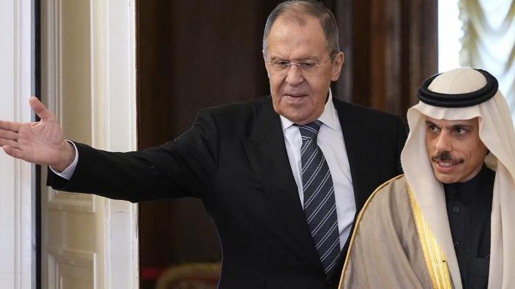 Lavrov, Suudi mevkidaşı Al Suud ile görüştü