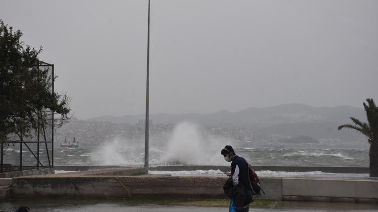 İzmirde kuvvetli rüzgar ve fırtına bekleniyor