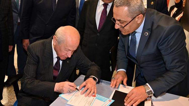 Bahçeli, milletvekili adaylık başvurusunu yaptı