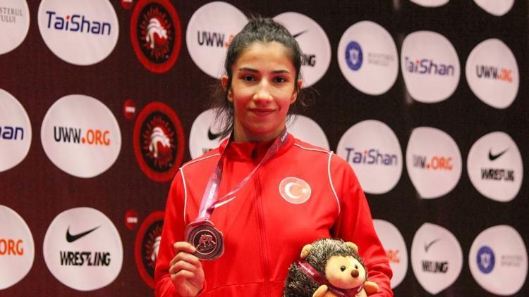 Zehra Demirhan, bronz madalya kazandı