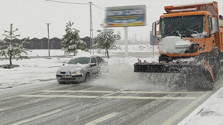 Konyada  Derebucak ve Ahırlı ilçelerinde eğitime kar engeli