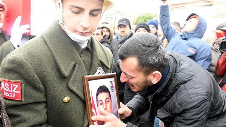 Kalp krizinden hayatını kaybeden sözleşmeli er, toprağa verildi