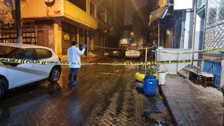 Beyoğlunda kıraathanede silahlı saldırı: 3 yaralı