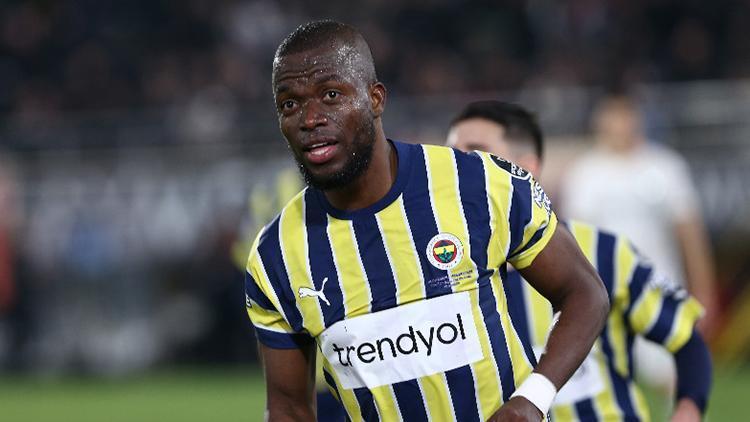 Fenerbahçede Enner Valencia takım arkadaşlarıyla yaptığı konuşmayı anlattı: Bana gol atmayı bırakmalısın dediler...