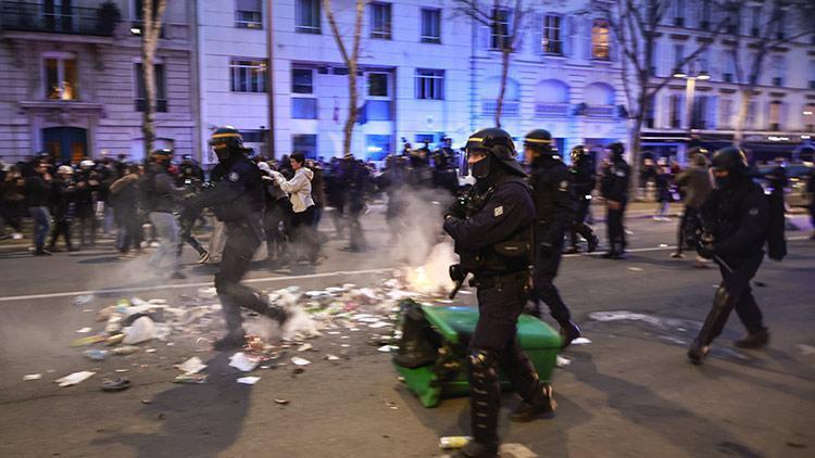 Fransadaki gösterilerde 243 kişi gözaltına alındı