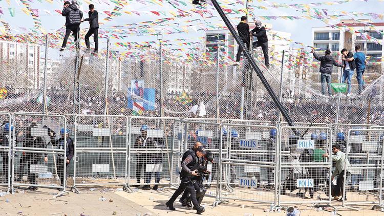 Diyarbakır’da olaylı Nevruz
