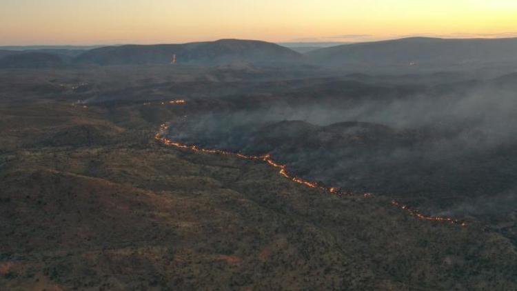 Avustralyada yangın: 100 bin hektarlık alan kül oldu