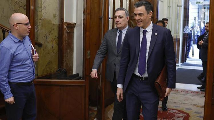 İspanya’da hükümet için sunulan gensoru önergesi reddedildi