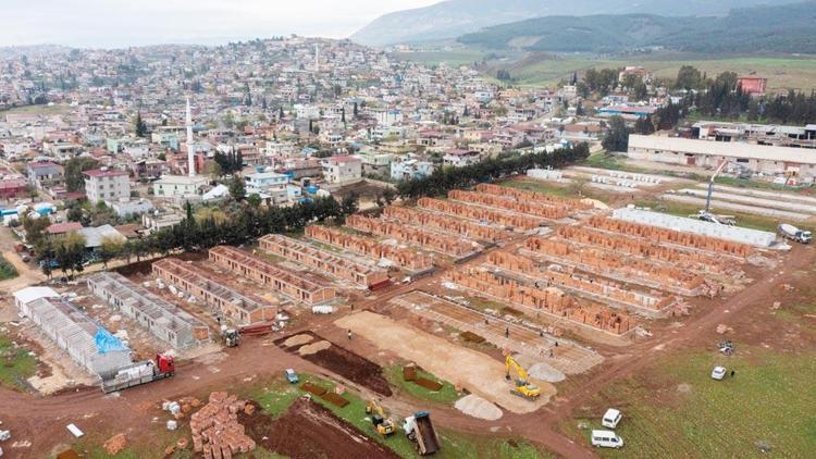 Hatay’da geçici konut seferberliği... Bayrama yetişecek