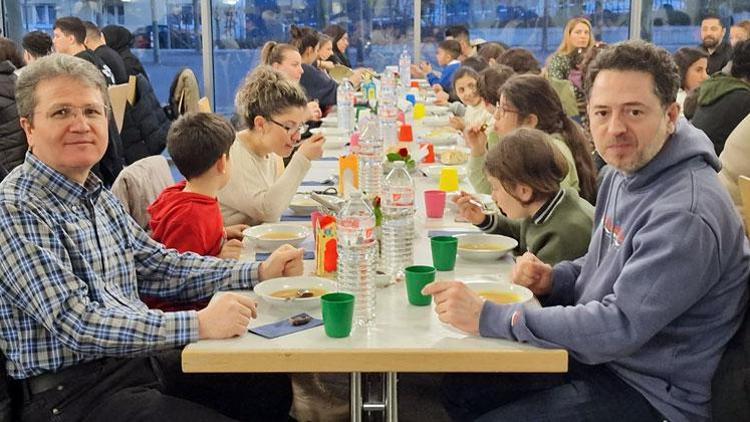 Pforzheim Weiherberg Okulu, öğrencilerine ilk kez iftar verdi