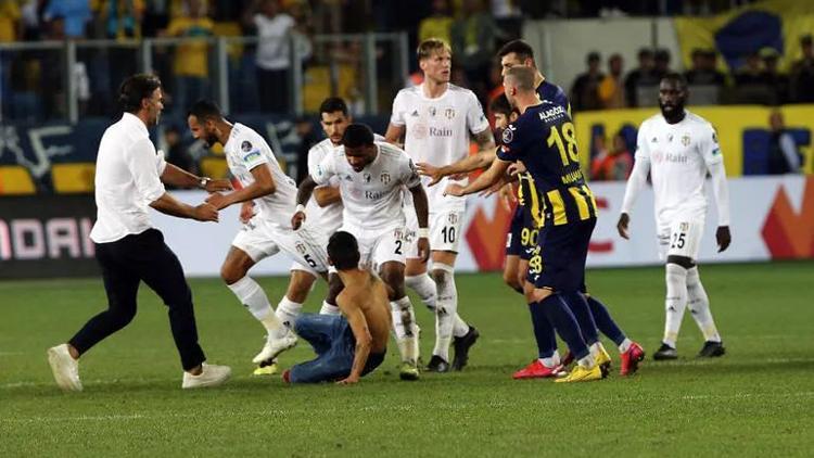 Beşiktaşlı futbolculara tekme atan saldırgana 1 yıl 8 ay hapis