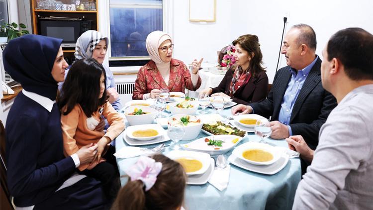 New Yorkta Bolulu aileyle birlikte iftar