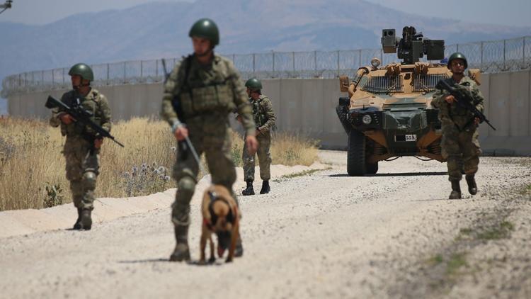 Son dakika... MSB duyurdu: Sınırda 1 PKK/PYDli terörist yakalandı