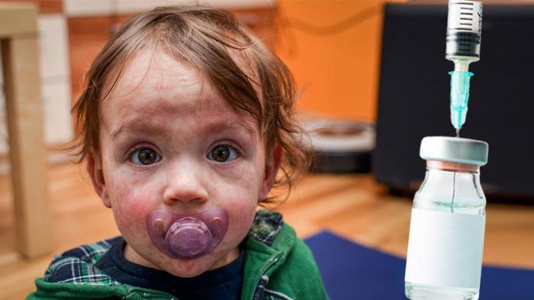 Kızamık vakaları arttı, bebeklerde aşılar erkene alındı... Aileler soruyor: 1 yaş aşısını 9uncu ayda yaptırırsak ne olur