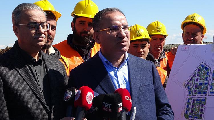 Adalet Bakanı Bozdağ: Müteahhit firma 360 gün içinde bu bin 122 konutu yapıp teslim edecek