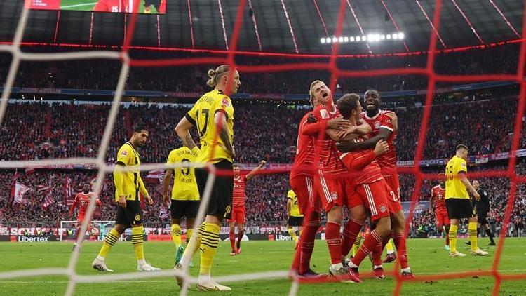 Bayern Münih yeni hocasıyla Borussia Dortmunddan liderliği devraldı