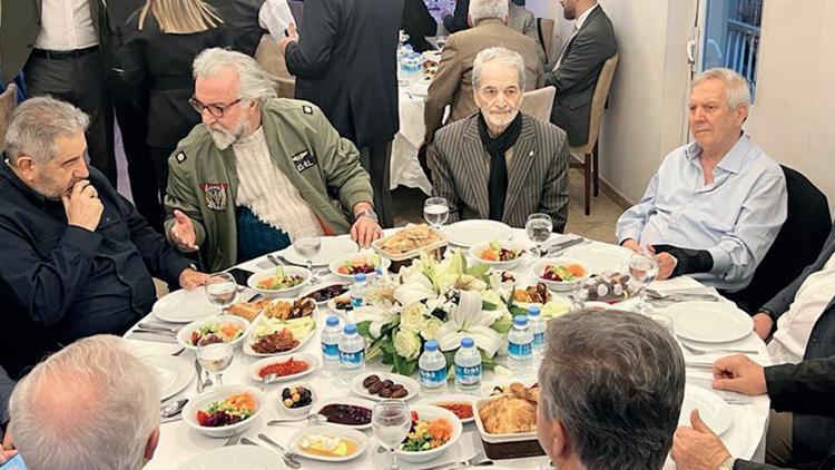 Aziz Yıldırım ve eski ekibi vefa iftarında