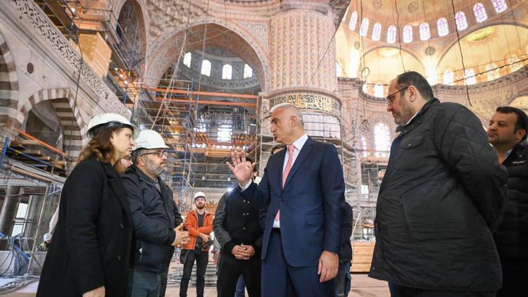 Bakan Ersoy: Sultanahmet Camiini bayram namazında yeniden ibadete açacağız