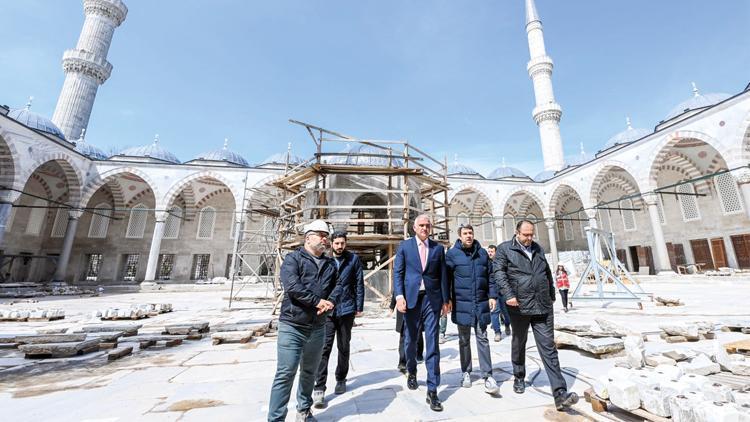 Sultanahmet Camisi bayrama açılacak