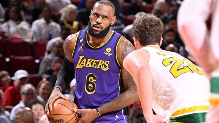 NBAde Gecenin Sonuçları: Lakers, LeBron James’in triple-double yaptığı maçta Houston’u yendi