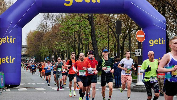 Paris Maratonu’na Türkiyeden destek