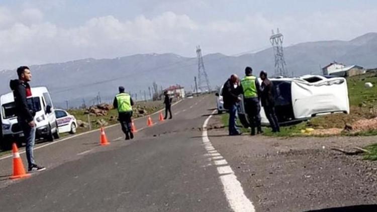 Şap aşısı yapmaya giden veterinerlerin aracı devrildi: 2 yaralı