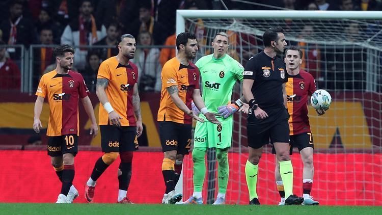 Galatasaray: ‘Kasıt var, Lale Orta istifa’