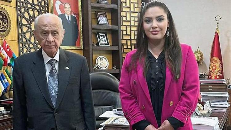 Ünlü oyuncu Özlem Balcı, MHP Muğla 1’inci sıra milletvekili adayı oldu