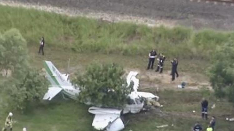Avustralya’da pilot, düşen uçaktan sağ kurtuldu