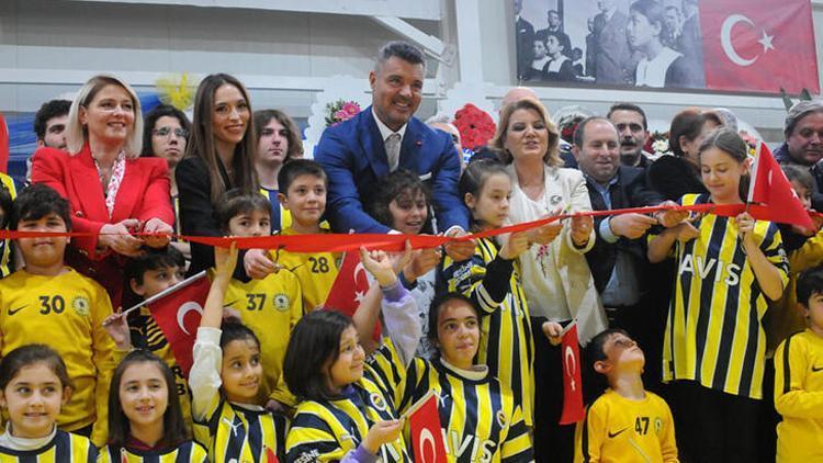 Saran gençler için 24. spor salonunu İzmitte açtı