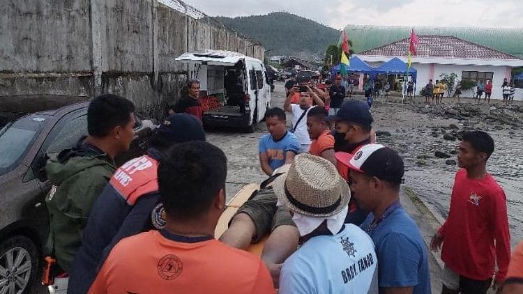 Filipinlerde tur teknesi alabora oldu: 1 ölü
