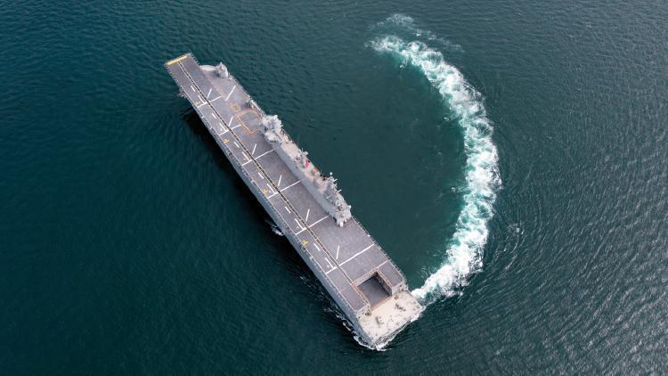 Yüzen ordu göreve hazır Dünyanın ilk SİHA gemisi donanmaya teslim edildi...