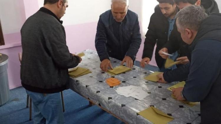 Boludaki 60 haneli köy referandum ile belediye sınırlarından çıktı
