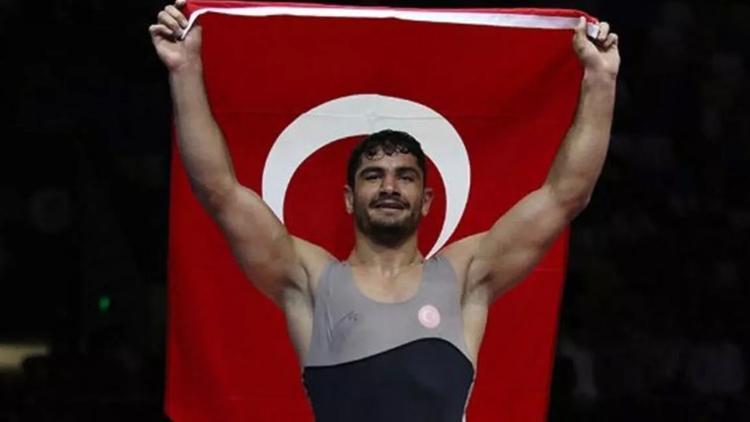 Milli güreşçi Taha Akgül, 10. kez Avrupa şampiyonu oldu
