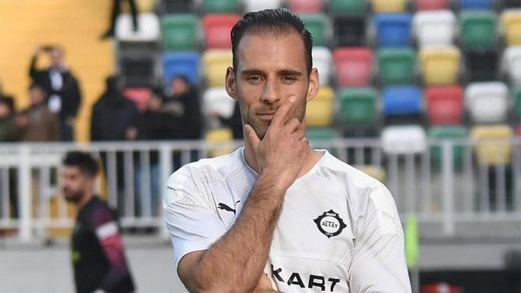 Marco Paixao tarih yazıyor Hedef 100. gol