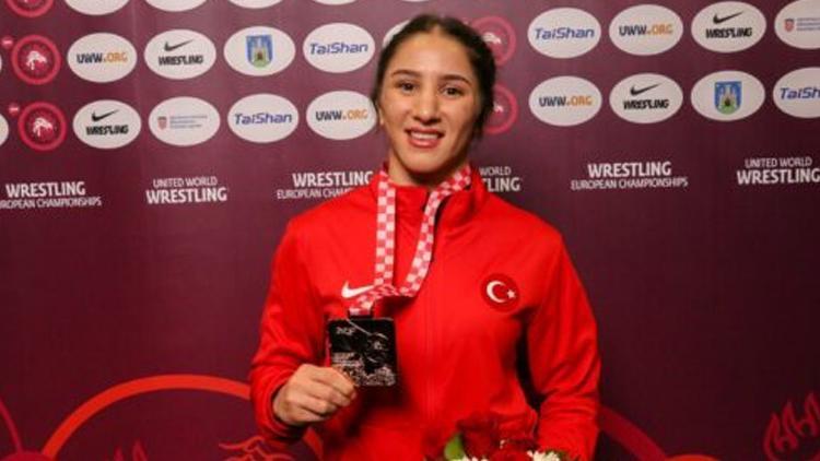 Kadın Güreş Milli Takımı, Avrupa Şampiyonasını 5 madalya ile tamamladı