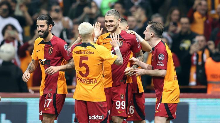 Galatasarayda Mauro Icardi kulübede, Zaniolo ilk 11de