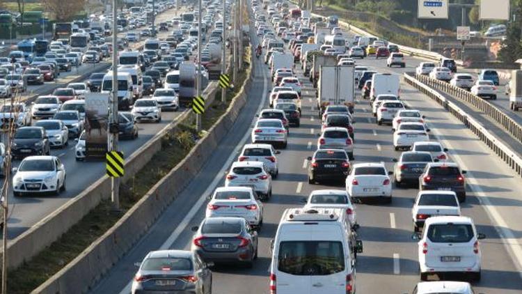 Bayram tatilinin ardından İstanbulda trafik yoğunluğu