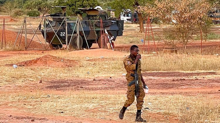 Burkina Faso’da askeri üsse saldırı: 33 ölü, 12 yaralı
