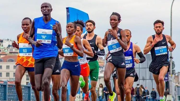 N Kolay İstanbul Yarı Maratonunda 12 bin 300 kişi koşacak