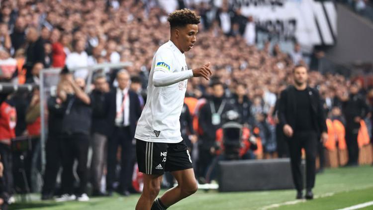 Beşiktaş-Galatasaray derbisinde Gedson Fernandes fırtınası Taraftardan büyük destek, Aboubakar da boş geçmedi