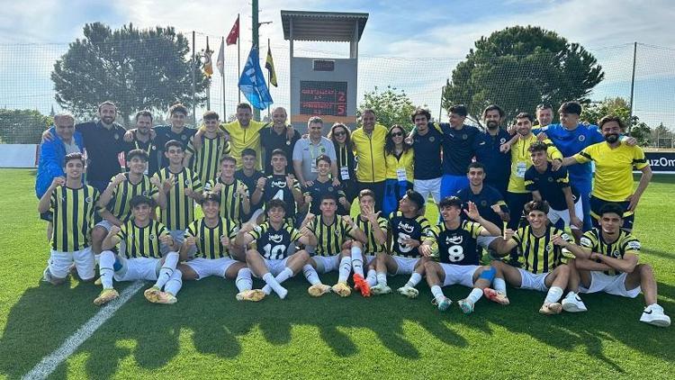 U17 derbisinde kazanan Fenerbahçe Galatasarayı 5-2 yendi, finale çıktı...