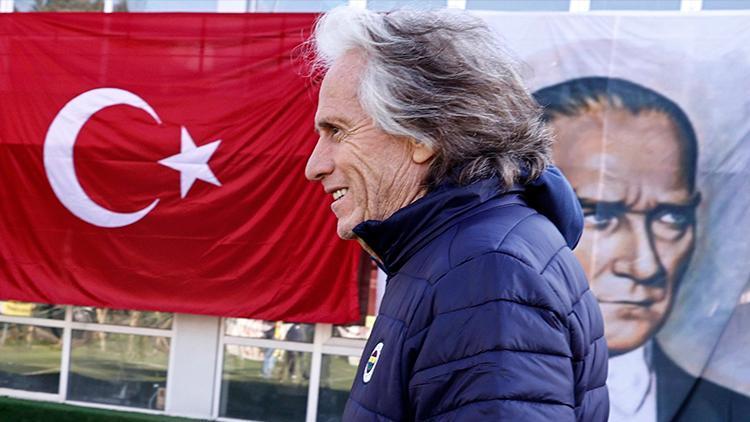 Fenerbahçede Jorge Jesus, Galatasaray Beşiktaşa yenilince oyuncularına ne dedi İşte o şampiyonluk konuşması...