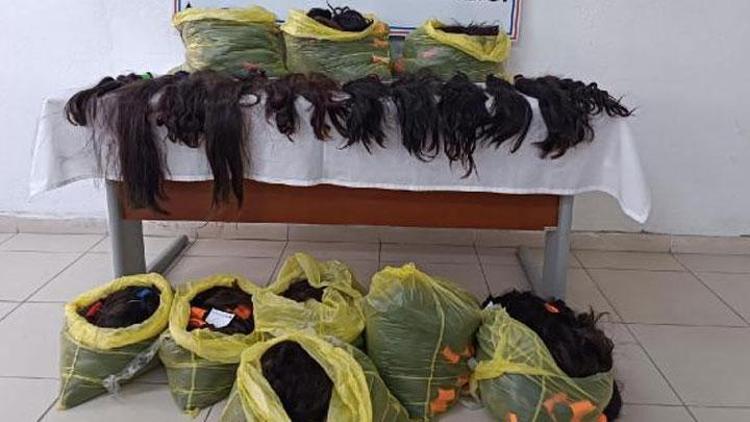 Minibüste İrandan getirilen 1,5 milyon liralık saç ele geçirildi